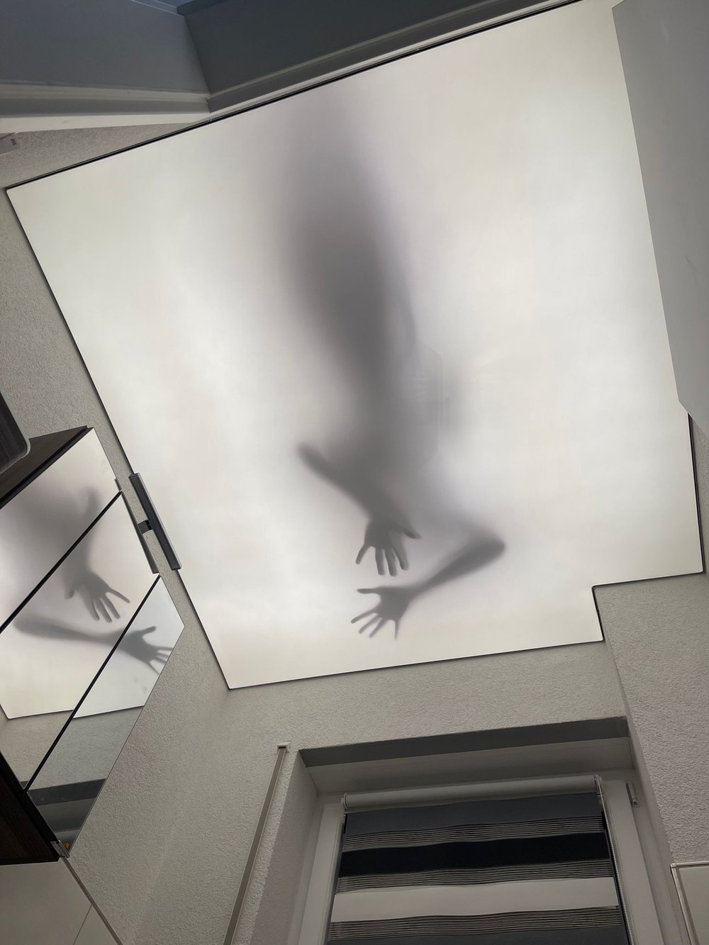 Hinterleuchtete Light-Ceiling: die ganze Decke als gleichmäßige Lichtfläche mit Motiv